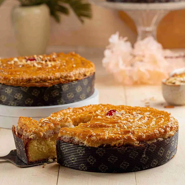Almond Macaron Fruit Cake