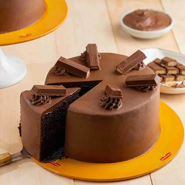 KitKat Dream Cake