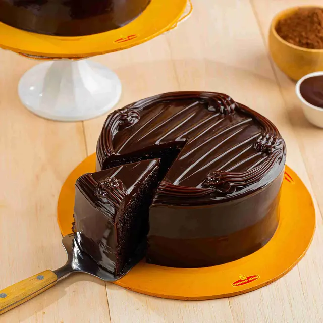 Royal Fudge Cake