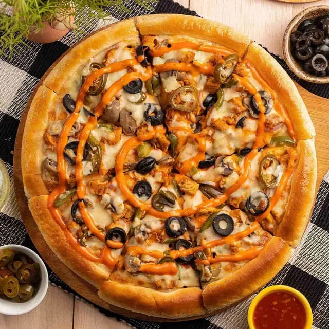Chipotle Spicy Chicken Pizza