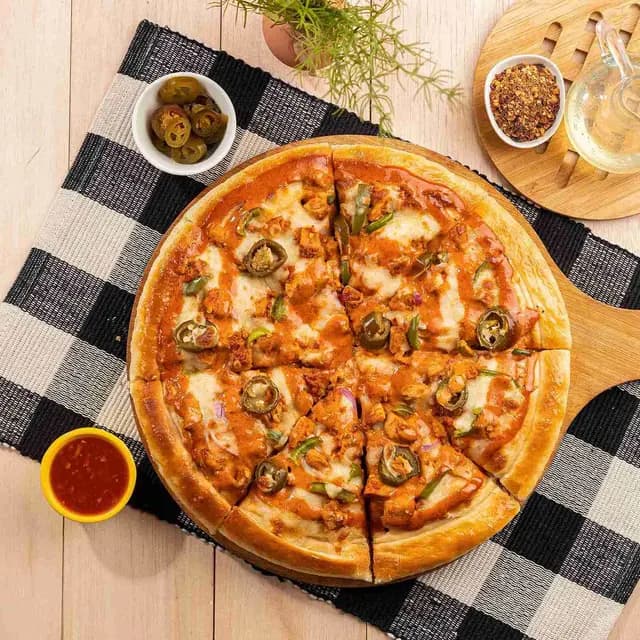 Sriracha Fire Crunch Pizza